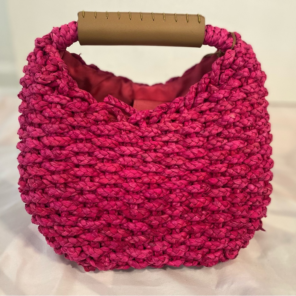 Handwoven Mini Tote Bag in Fuchsia Pink with Leaf Charm - Picture 3 of 3